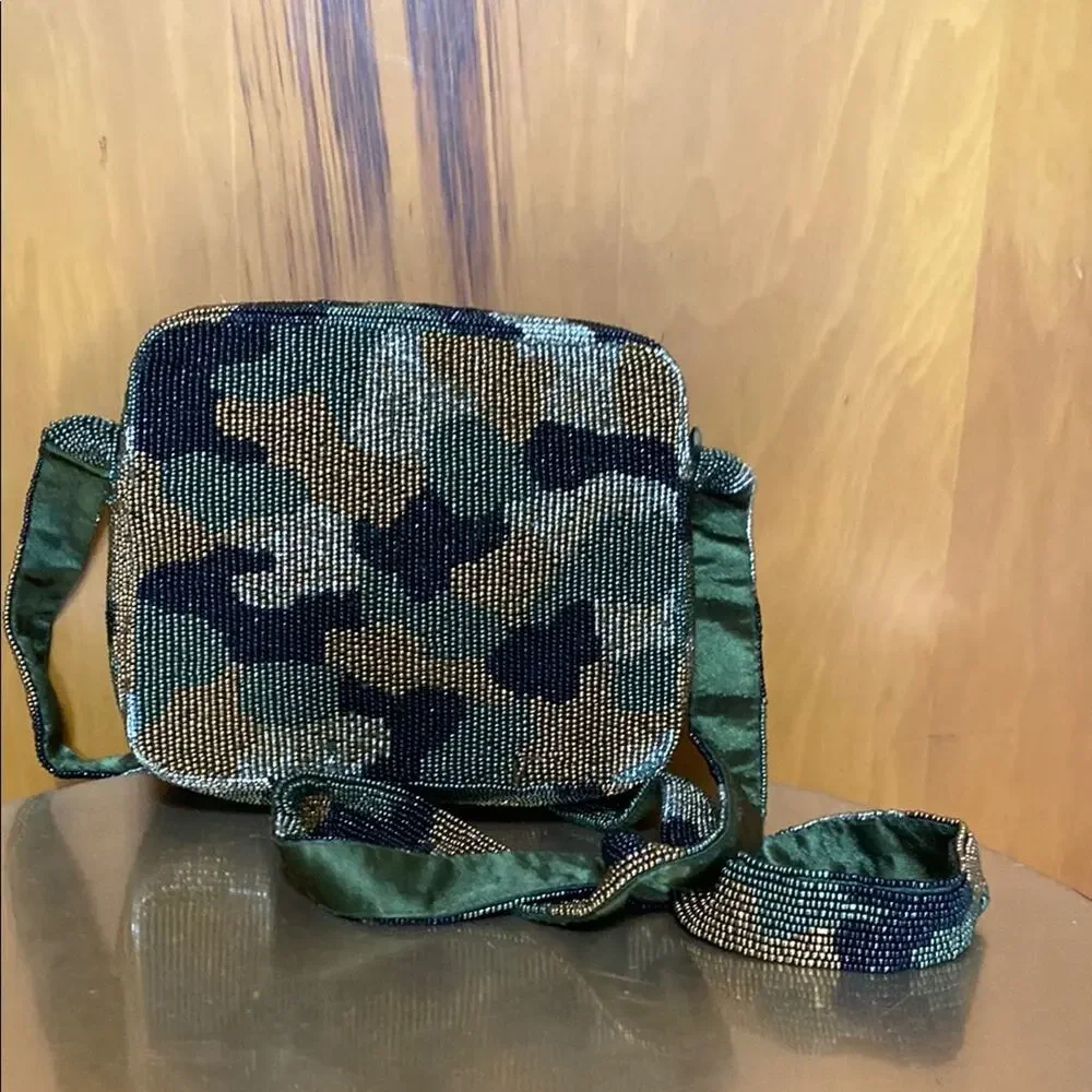 Hand Beaded Tiger Crossbody Bag Camo 7”x6”x2” w/ 23” Drop Zipper Tiana